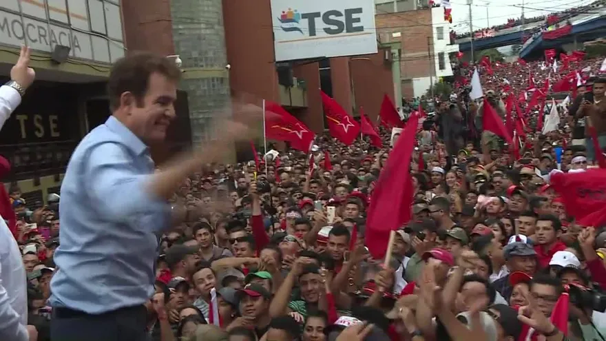 Oposición y oficialismo celebran “triunfo” electoral en Honduras