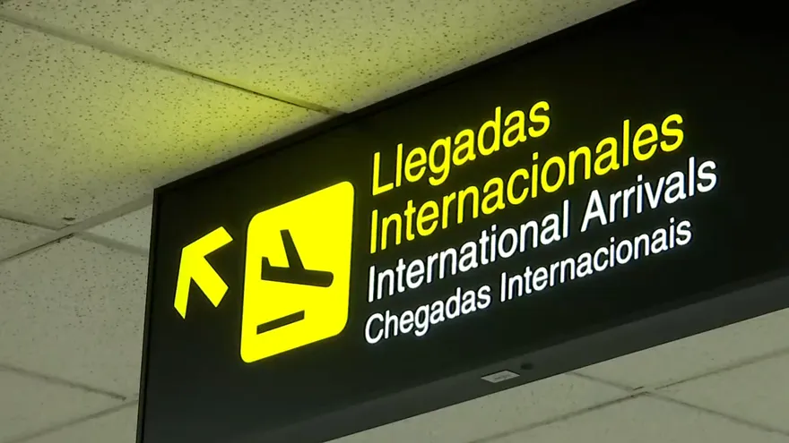 Cuestionamientos por trato a la llegada de hermanos Martinelli