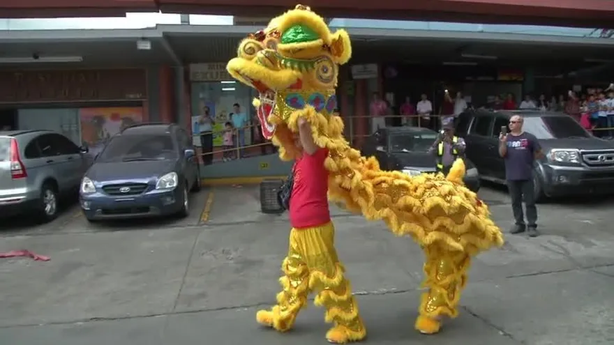 Comunidad china le da la bienvenida al año del mono de fuego