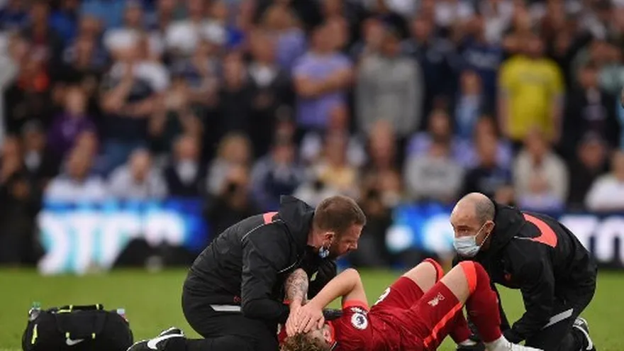 Harvey Elliott, tras su lesión.