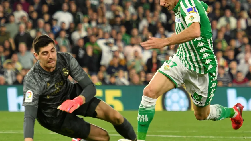 El Real Madrid pierde con el Betis y cede el liderato al Barcelona