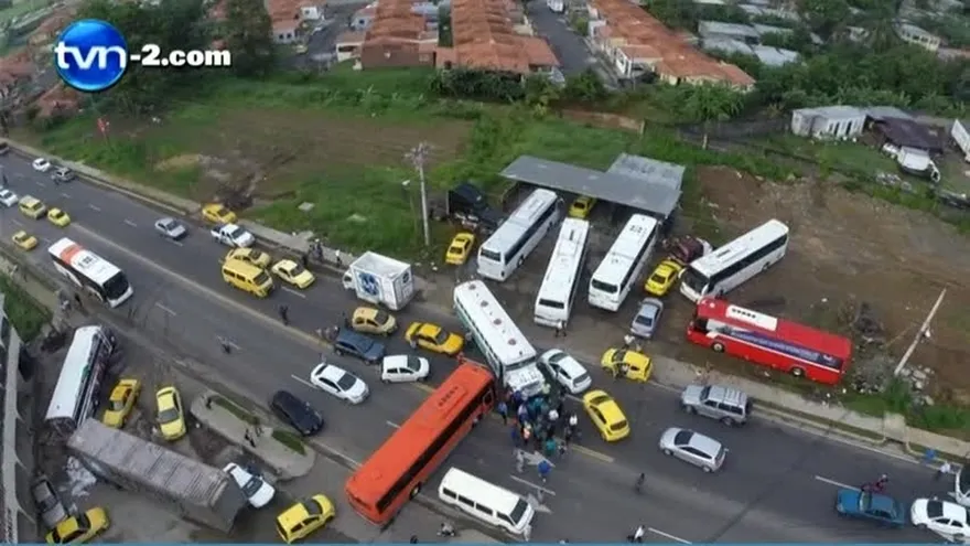López: el gobierno pagó buses pero no a concesionaria