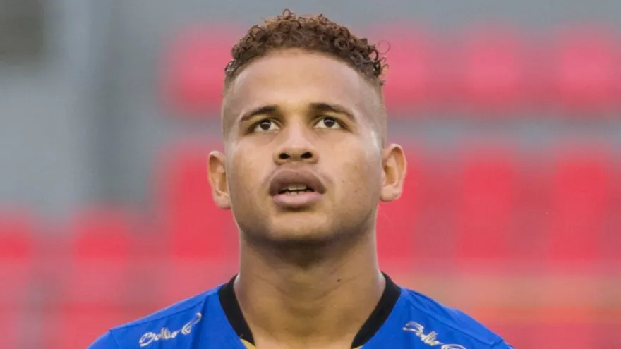 Roberto Chen, con la camiseta del Árabe Unido de Colón | Agencias