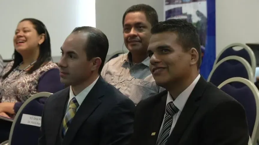 Destituyen a funcionarios