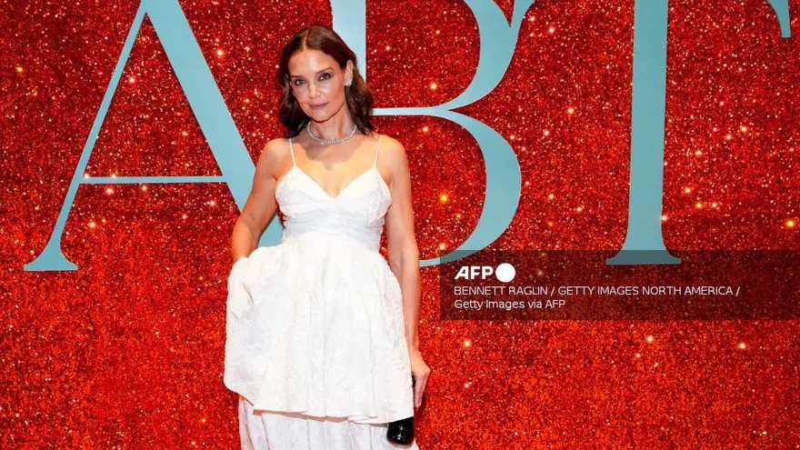 Katie Holmes begins new romantic chapter with acclaimed artist