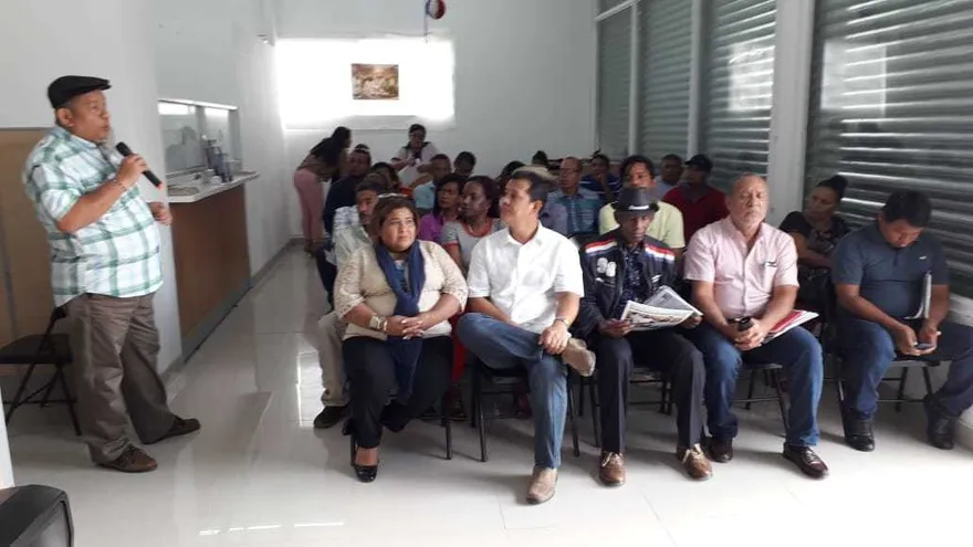 El subdirector de Organización Electoral, Santana Díaz, explicó detalles sobre la recolección de firmas y entrega de libros de apoyo a precandidatos de Darién.