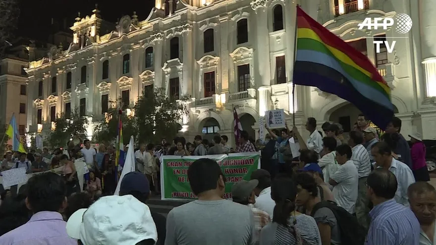 Perú se moviliza contra Keiko Fujimori