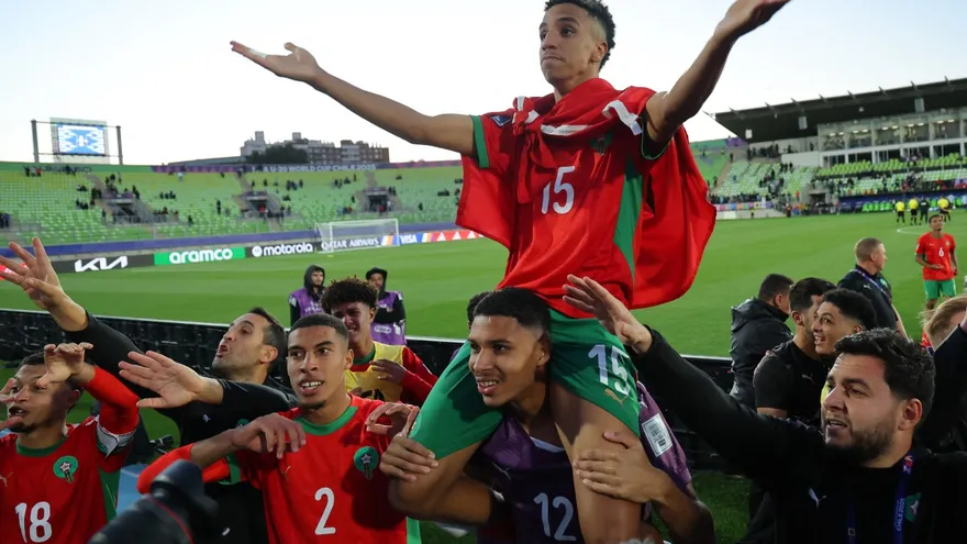 Jugadores de la Selección Sub-20 de Marruecos celebran