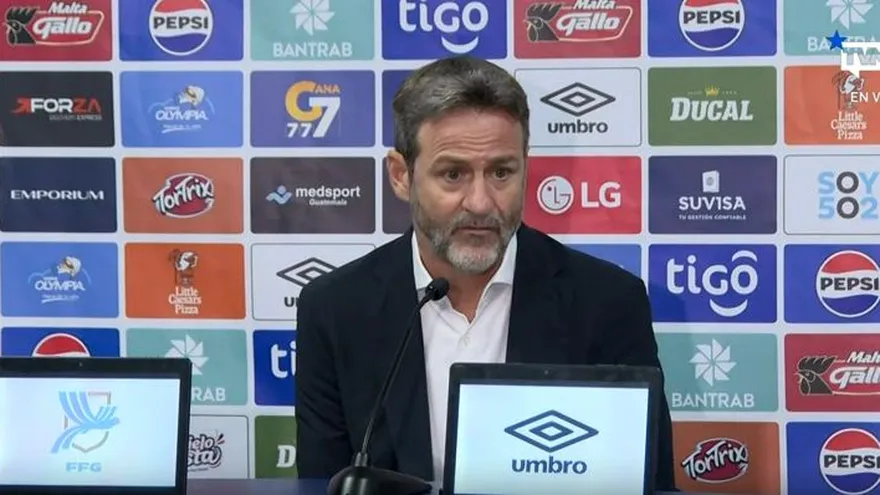 Thomas Christiansen en conferencia de prensa