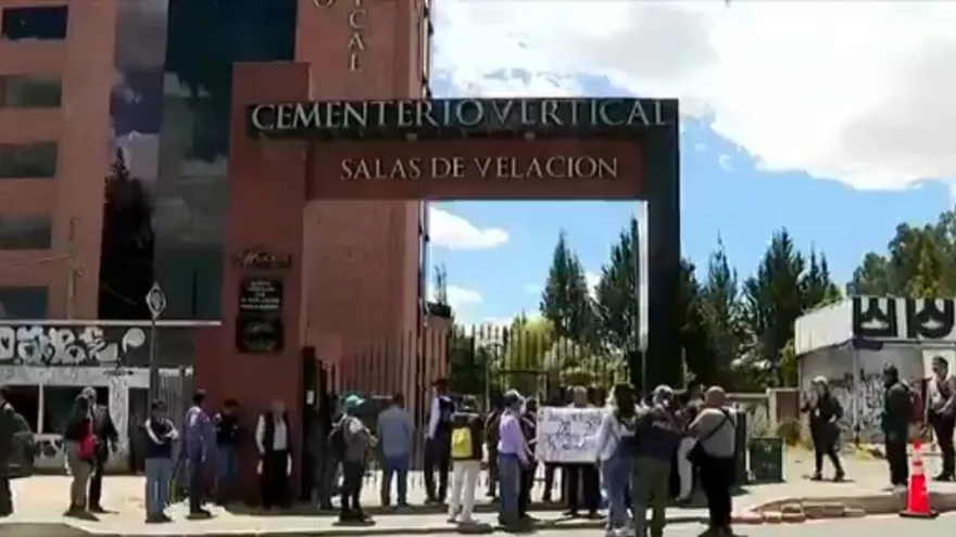 Velorio en privado de candidato presidencial asesinado en Ecuador