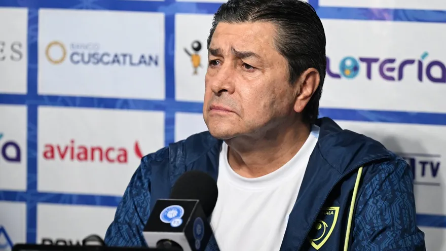 Luis Fernando Tena entrenador de la selección de Guatemala