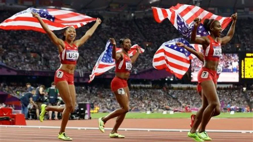 EEUU destroza el récord mundial del 4x100 femenino