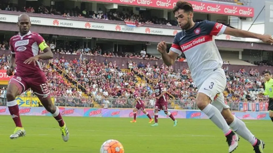 Adolfo Machado, en partido de pretemporada contra San Lorenzo de Almagro