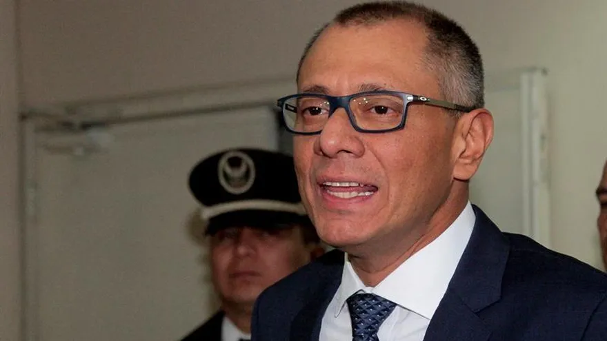 El vicepresidente sin funciones de Ecuador, Jorge Glas, habla a la prensa el 7 de diciembre de 2017.