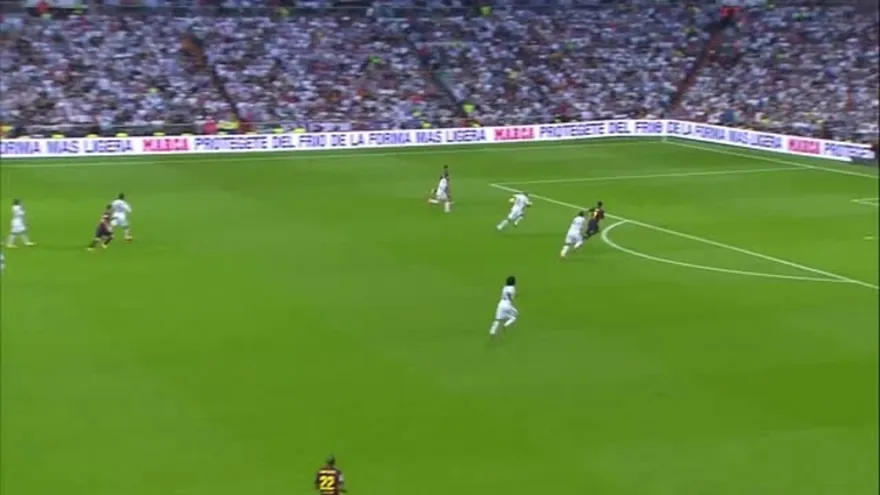 Gran atajada de Casillas al disparo de Mathieu