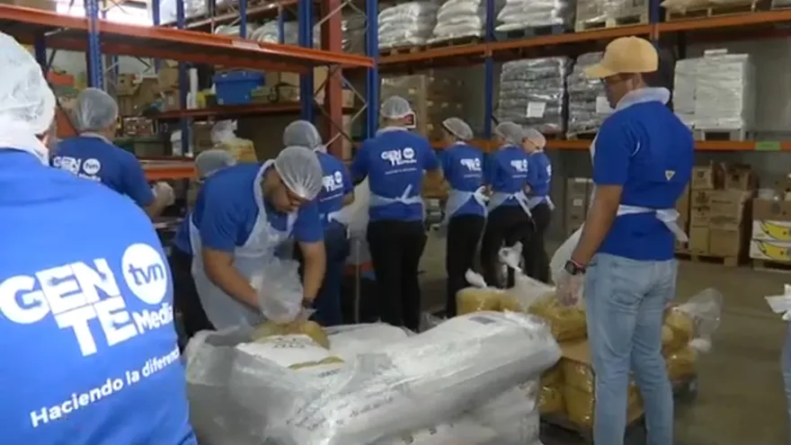 Gente TVN Media realiza voluntariado en Banco de Alimentos