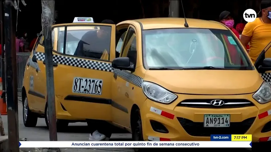 Usuarios de taxis denuncian incremento en tarifas