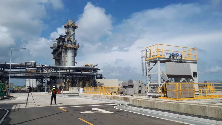 Planta de gas natural AES en Colón