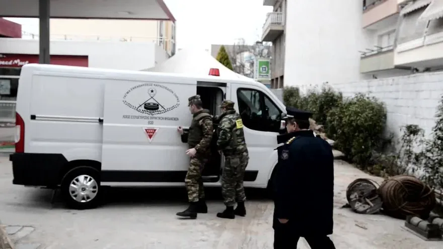 Grecia evacúa a 70.000 personas para desactivar bomba