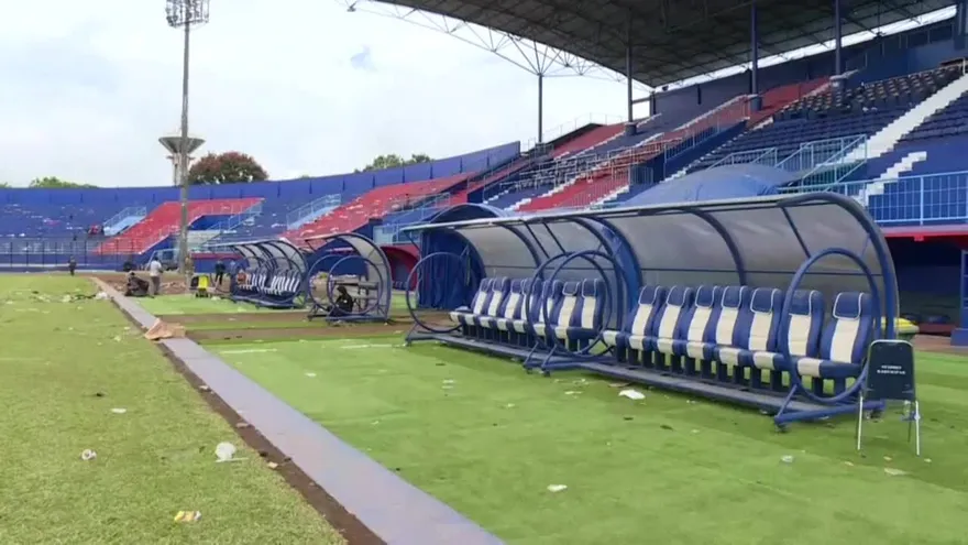Indonesia investiga a agentes de policía por la tragedia del estadio de fútbol