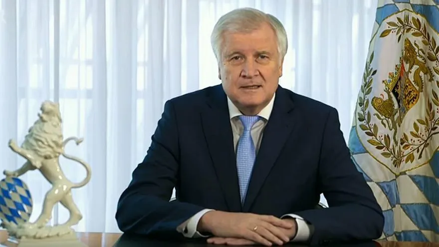 Horst Seehofer, ministro del interior y dirigente deportivo en Alemania