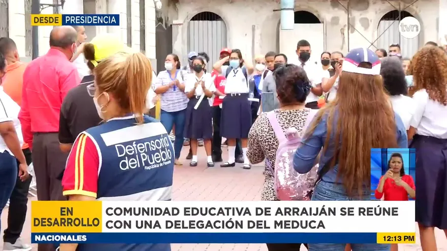 Docentes del IPT. Fernando de Lesseps se reúnen con autoridades educativas