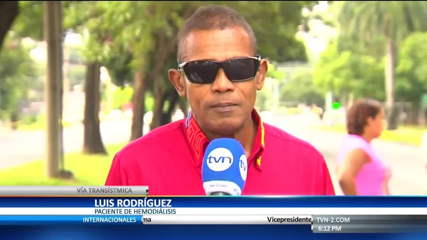 Pacientes de hemodialisis cierran calles como protesta