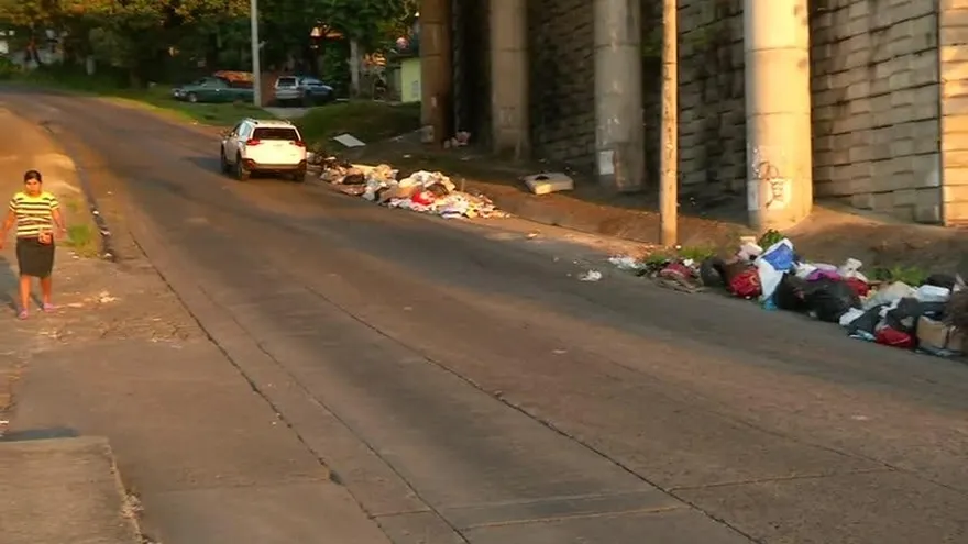 Realizan operativo de limpieza en el 'Corredor de los Pobres'