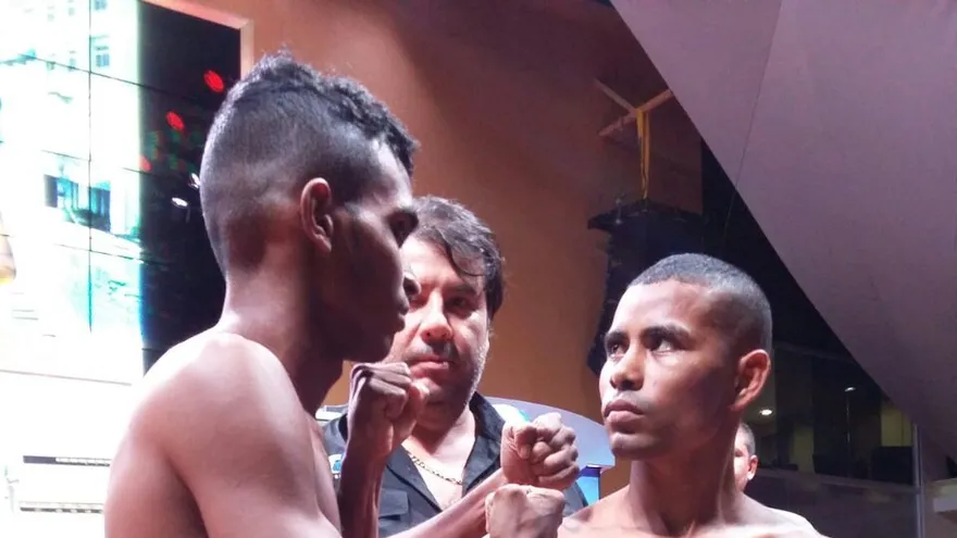 Herrera (i) junto a Tello se declararon listos para la batalla.