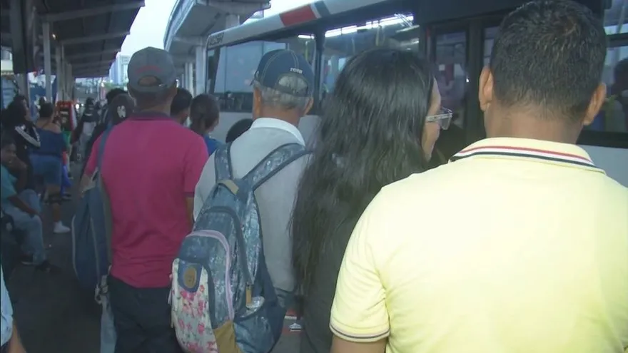 Usuarios denuncian hurtos en el metrobus