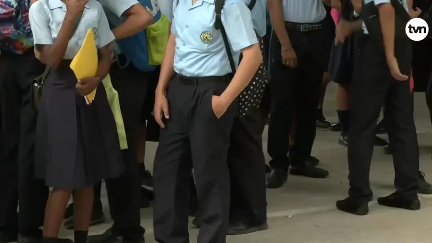 Con falencias culmina año escolar