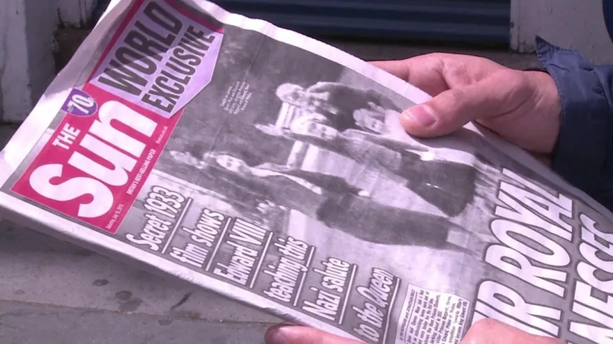 El saludo nazi de la reina Isabel II de Inglaterra