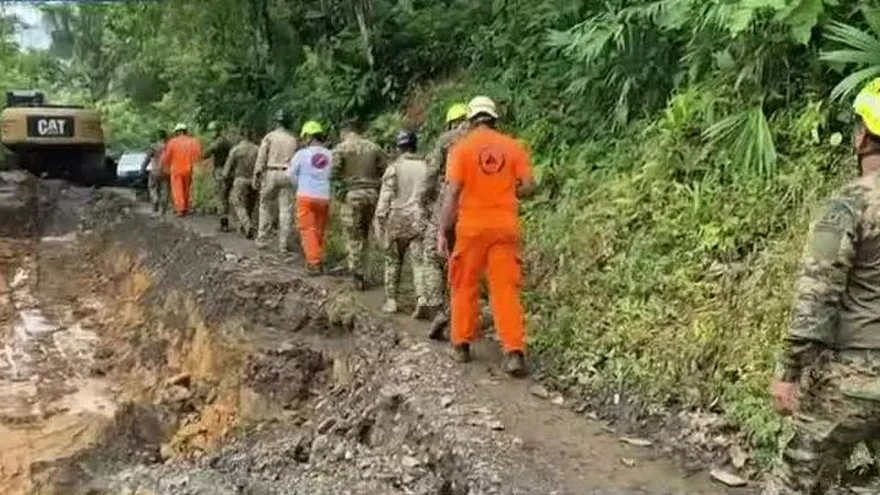 Colapso de la vía hacia Las Tablas en el distrito de Changuinola