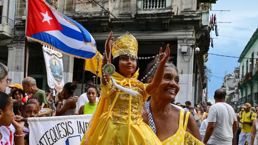 Los cubanos buscan consuelo en sus santos y orishas