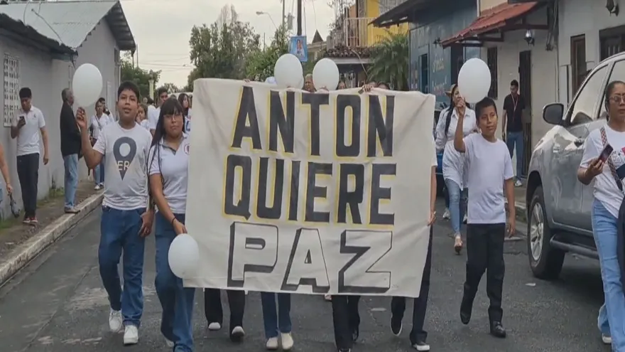 Marcha por la paz en Antón.