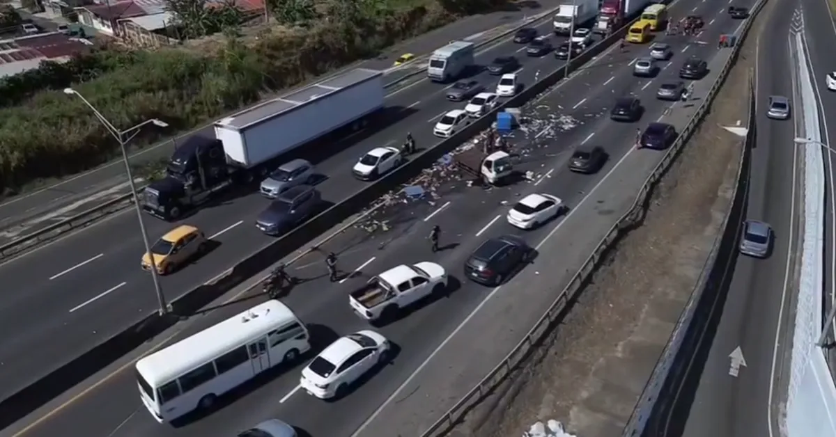 Una persona fallecida y caos vehicular por accidente en la autopista Arraiján-La Chorrera