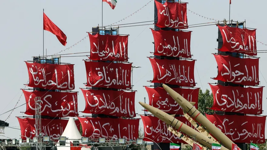 Misiles Zolfaghar de fabricación iraní se exhiben en la plaza Azadi de Teherán el pasado 24 de julio de 2026.