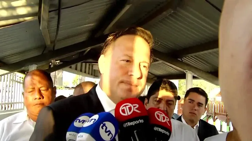 El presidente Varela recorre escuelas en Santiago de Veraguas