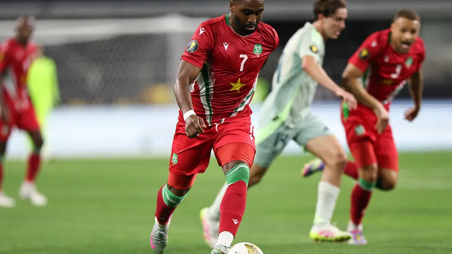 Surinam se prepara para enfrentar a Panamá y El Salvador