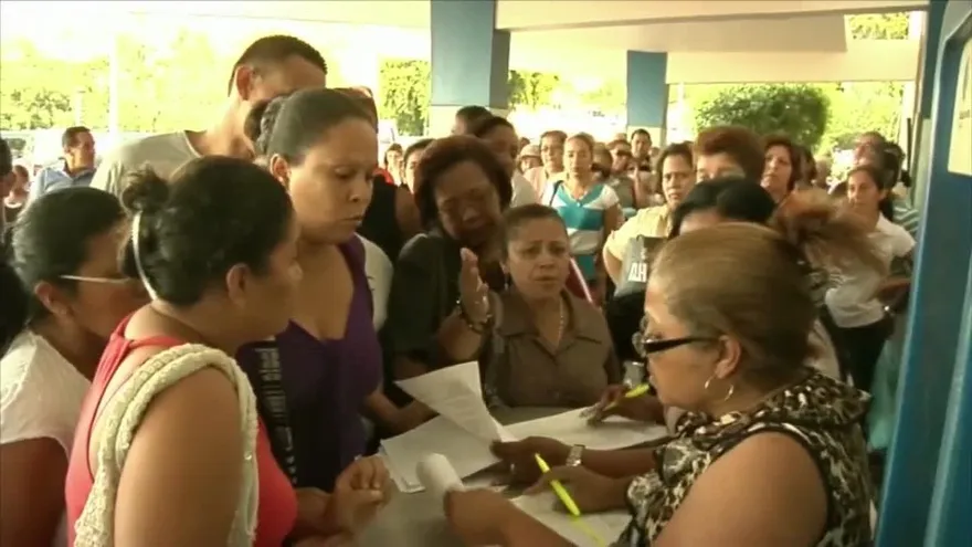 Ministro Mayo llama a diálogo a los gremios de la salud
