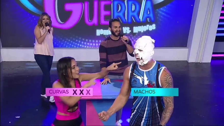 ¿Así o más disfrutados los tortazos de este "Piedra, Papel o Tijera"?