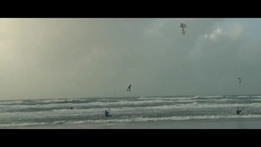 Estilo libre de Kitesurfing en Pa