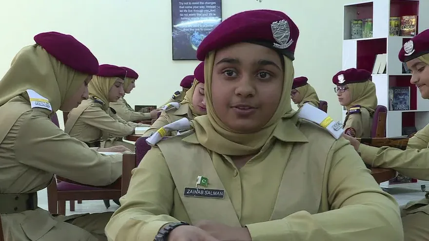 Las mujeres buscan liderazgo en escuela militar de Pakistán