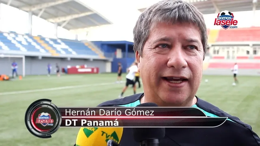 Hernán Darío Gómez separa jugadores del Árabe Unido de la Sele