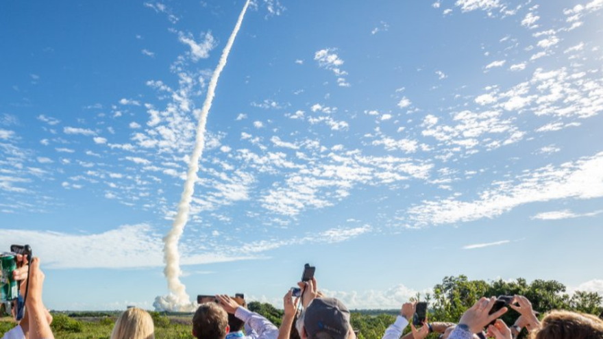 Foto archivo del cohete Ariadne 5 durante un lanzamiento