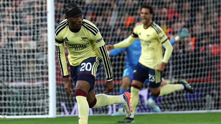Noni Madueke goleador del Arsenal