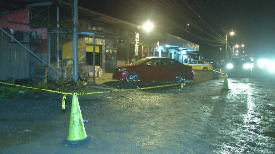 Las autoridades acordonaron el lugar donde se dio el crimen