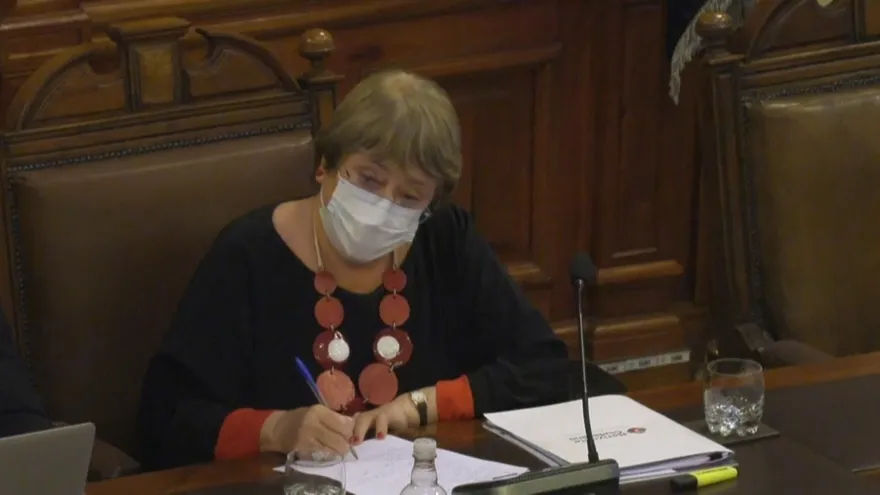 Bachelet pide a constituyentes de Chile escuchar "los anhelos de la población"