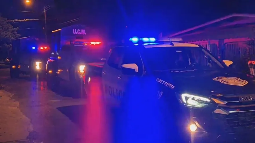 Asesinan de al menos cinco disparos a un hombre en el portal de su casa en David