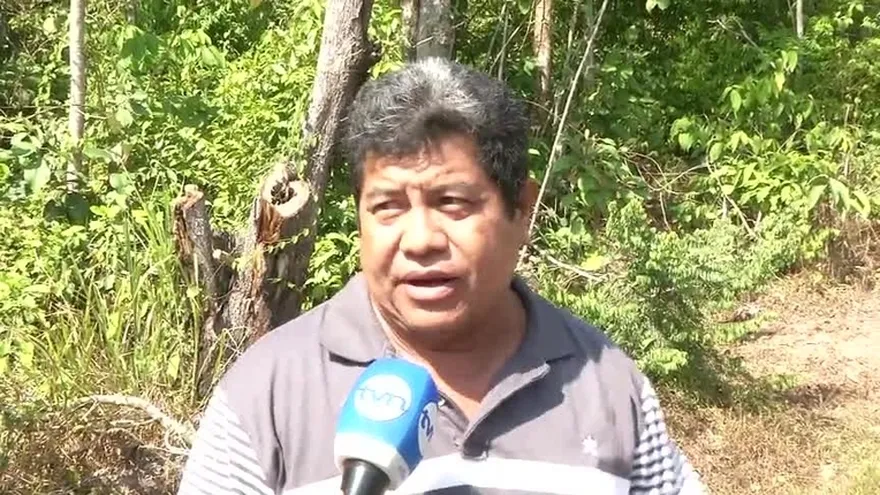 Vehículo cargado con cebollas se volcó en Loma Cová